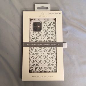 NWT iPhone 11/XR CASE